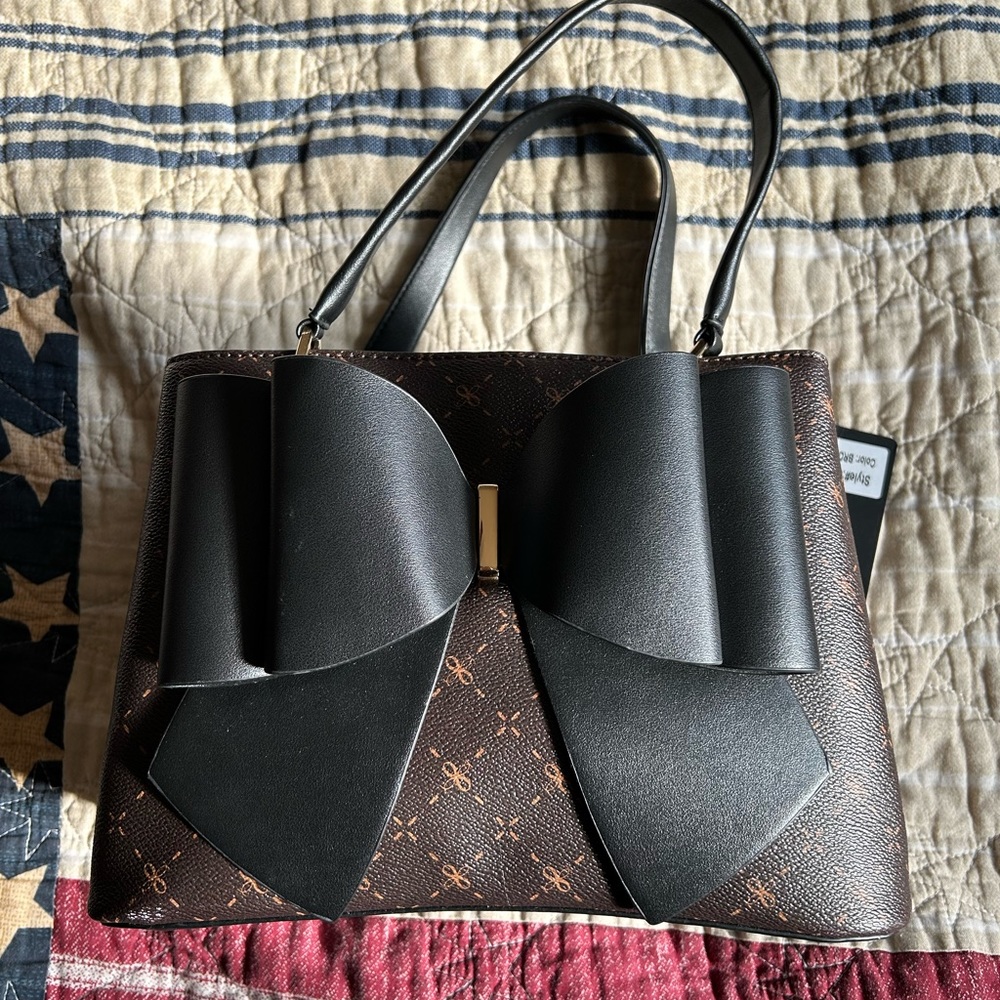 NWOT designer inspired fashion bow crossbody bag.